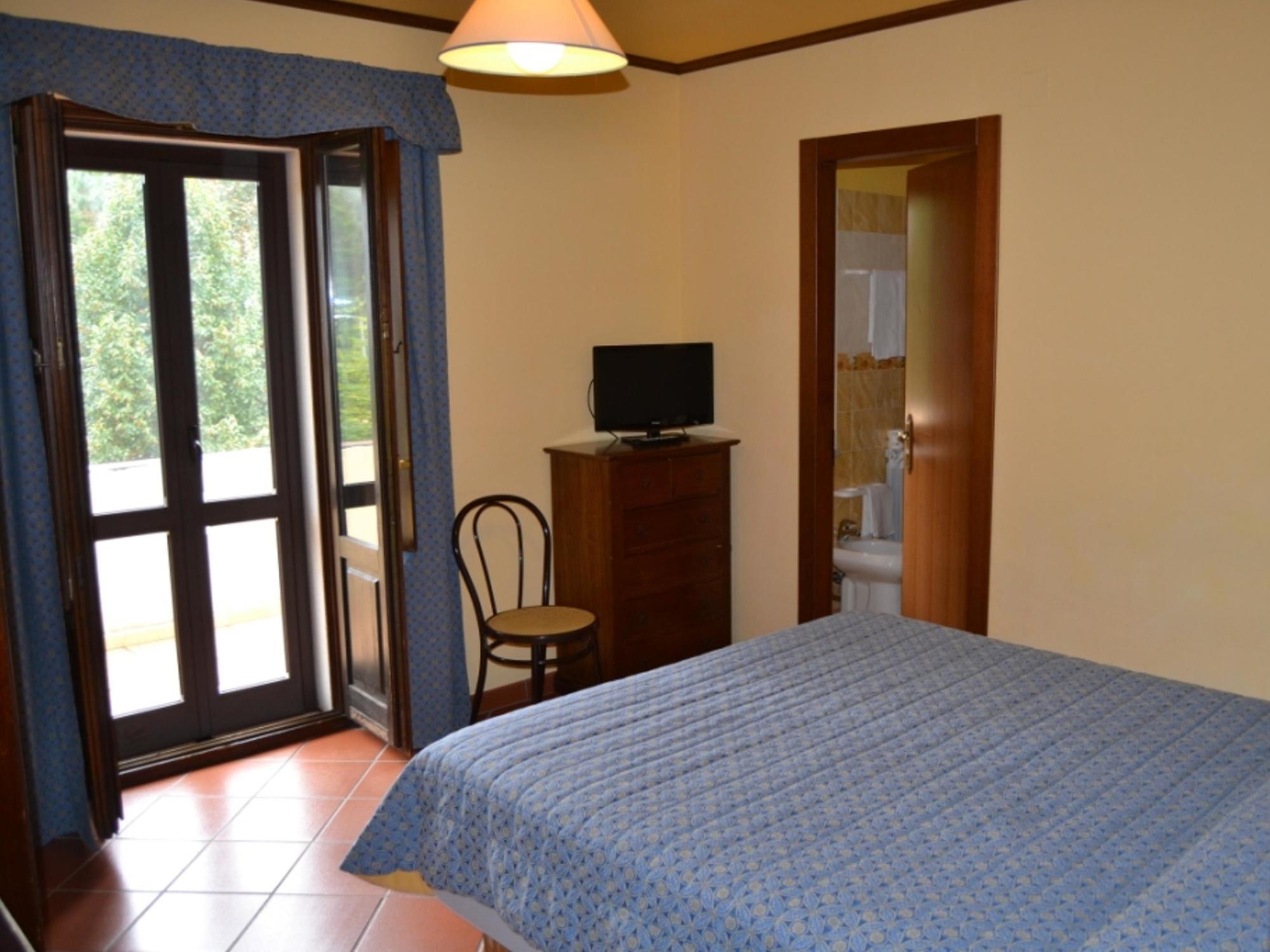 Hotel Valle Dell' Oro Pescasseroli Ngoại thất bức ảnh